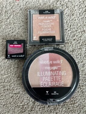 wet n wild Megaglo Illuminating Palette & Highlight Powder & glitter eyeshadow